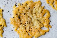 Cacio e Pepe Parmesan Cheese Crisps