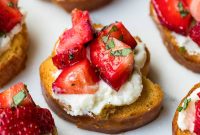 Strawberry Crostini Recipe with Goat Cheese and Balsamic Glaze