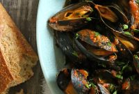 20-Minute Mussels Fra Diavolo Recipe with Spicy Tomato Sauce