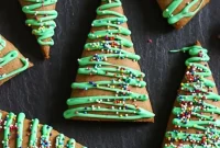 How to Make Gingerbread Christmas Tree Cookies