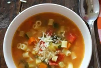 Slow Cooker Minestrone Soup Recipe for Weeknights