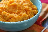 Slow Cooker Creamy Garlic Mashed Sweet Potatoes
