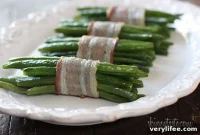 Crispy Bacon-Wrapped Green Bean Bundles