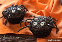 DIY Spooky Spider Cupcakes for Halloween