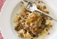 Apple Cinnamon Quinoa Breakfast Bowl