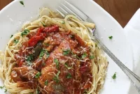 Slow Cooker Chicken Cacciatore with Tomatoes and Herbs