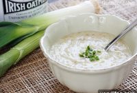Creamy Irish Oatmeal and Leek Soup