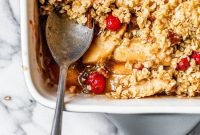 Apple Cranberry Crumble Recipe with Crunchy Oat Topping