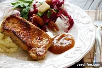 Pan-Seared Pork Chops with Homemade Applesauce