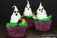 Halloween Meringue Ghosts Recipe