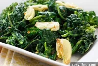 Crispy Garlic Roasted Broccoli Rabe