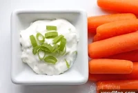Creamy Low-Calorie Ranch Dip with Greek Yogurt
