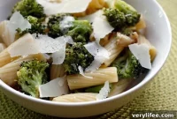 Roasted Broccoli and Garlic Pasta with Olive Oil