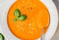 Creamy Tomato Bisque Recipe with Fresh Basil
