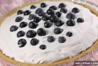 Light Blueberry Cream Pie Recipe