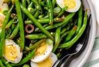 Crisp Lemony Green Bean Salad with Garlic and Almonds