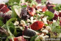 Blood Orange, Gorgonzola and Pecan Salad with Baby Greens