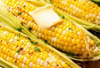 How to Cook Corn on the Cob in the Microwave