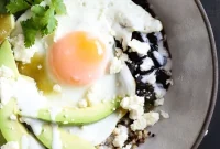 Quinoa Ranch-Style Egg Breakfast Bowls