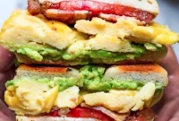 Crispy Bacon, Fried Egg and Avocado Breakfast Sandwich Recipe