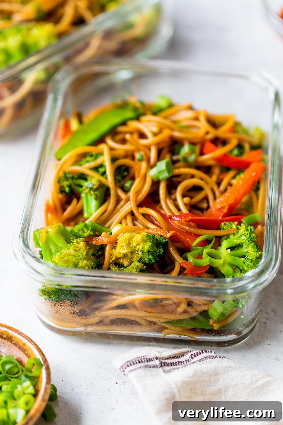 Vegetable Lo Mein Recipe: Flavorful Stir-Fried Noodles 3 Lo Mein with vegetables