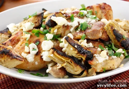 Chicken thighs with artichoke hearts and feta