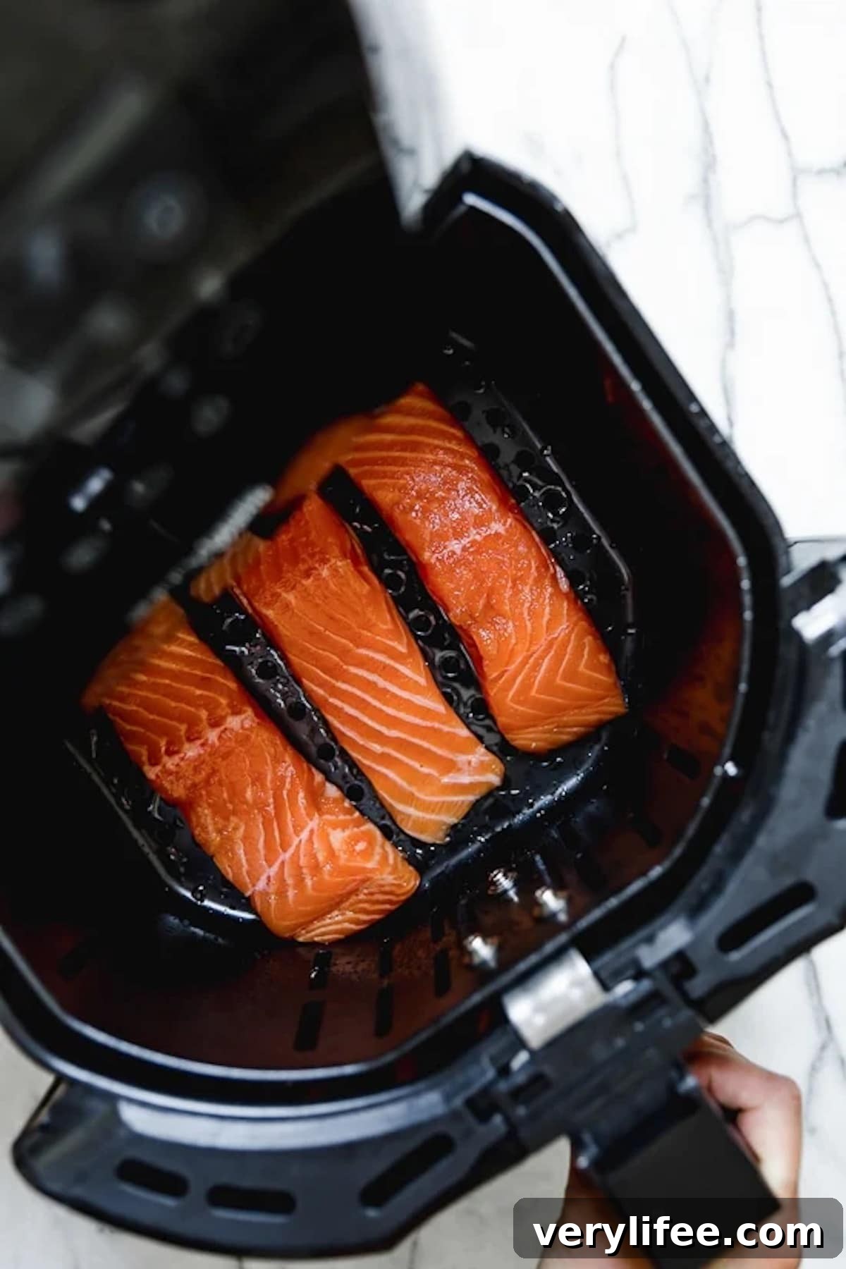 Top 4 Air Fryers for 2024: Reviews and Buying Guide 2 Air fryer on a kitchen counter