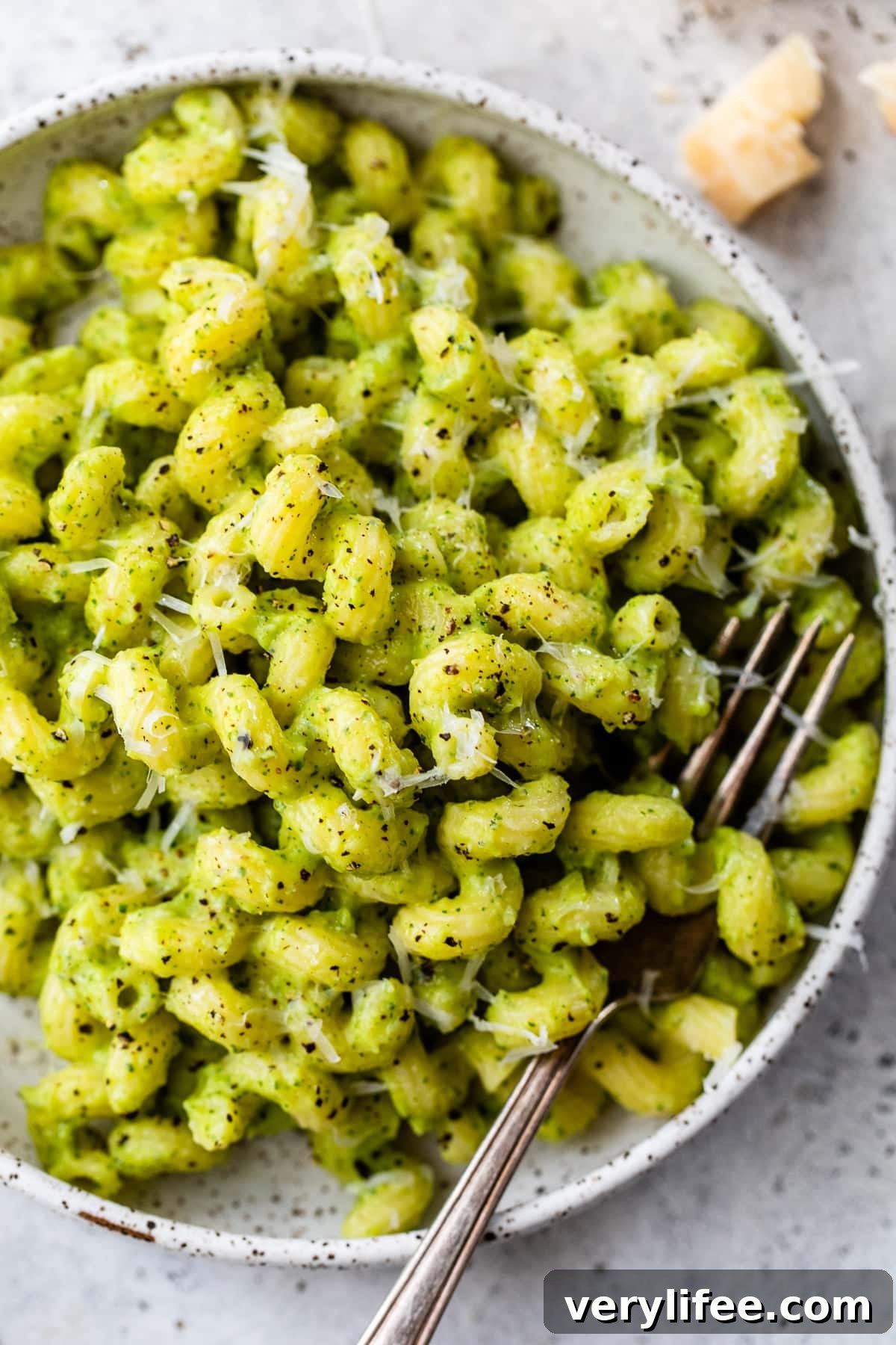 Creamy pasta with roasted zucchini sauce. Creamy pasta with roasted zucchini sauce in a large bowl.