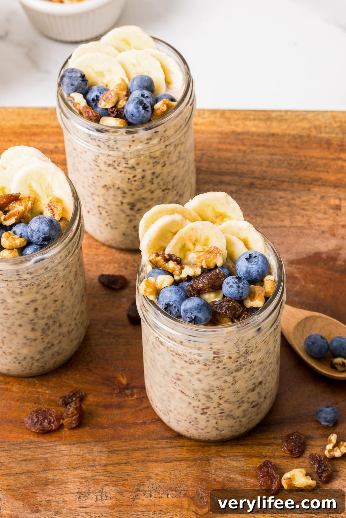 Creamy Cinnamon Raisin Overnight Oats Recipe 4 Cinnamon-Raisin Overnight Oats