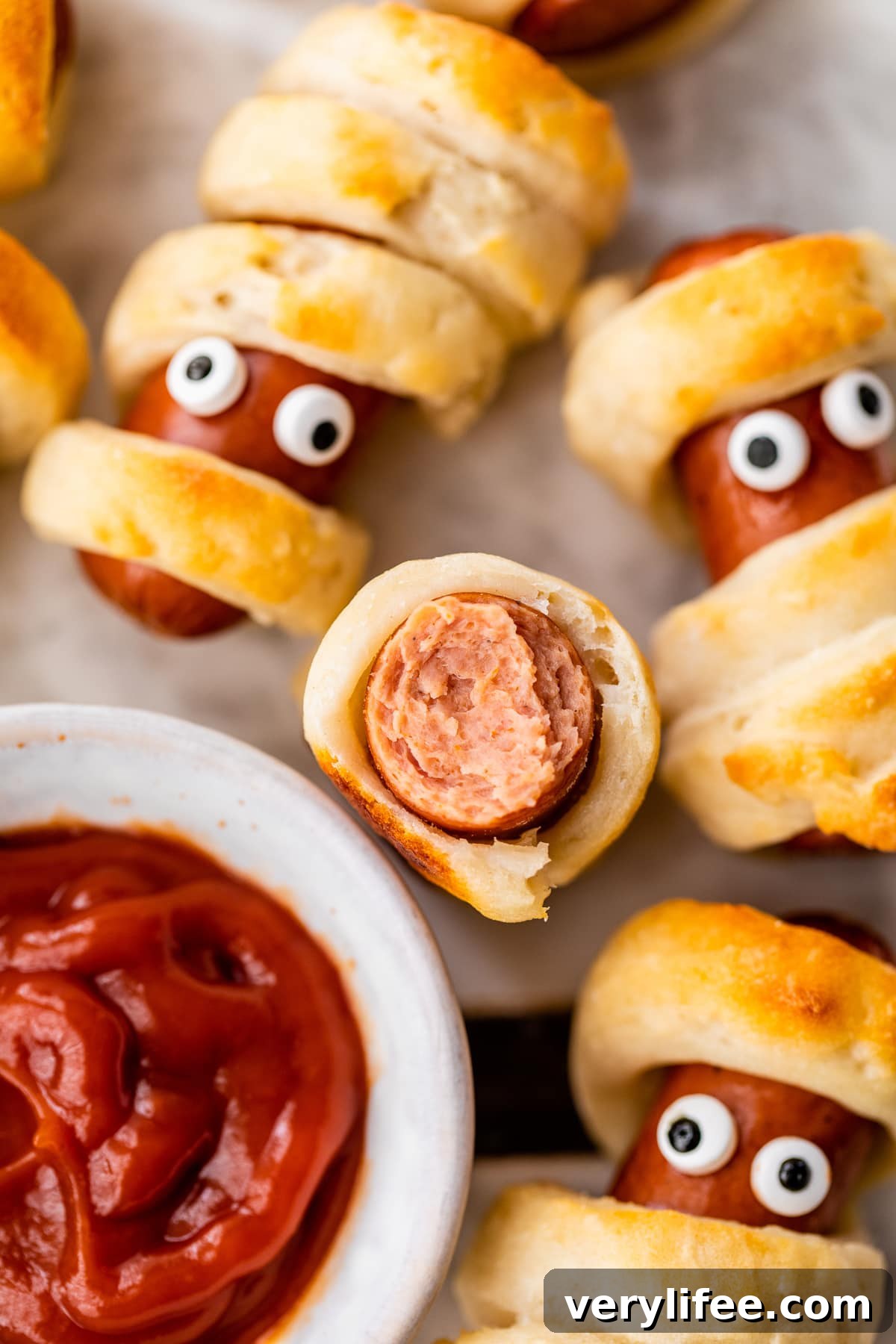 Mummy Hot Dogs: Halloween Party Recipe 3 Mummy Hot Dogs