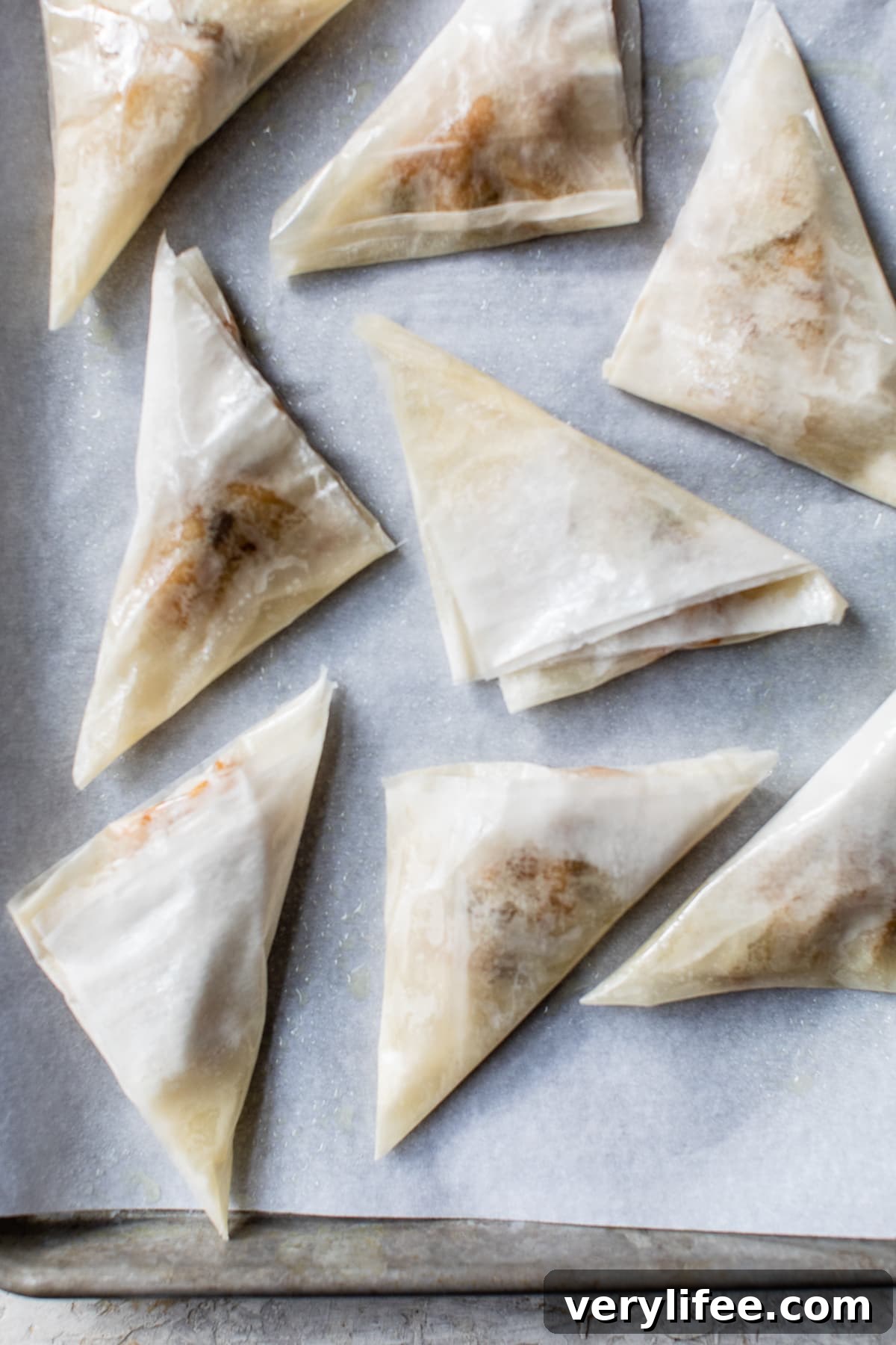 Flaky Apple Turnovers with Cinnamon Sugar Glaze 8 Apple Turnovers with phyllo dough