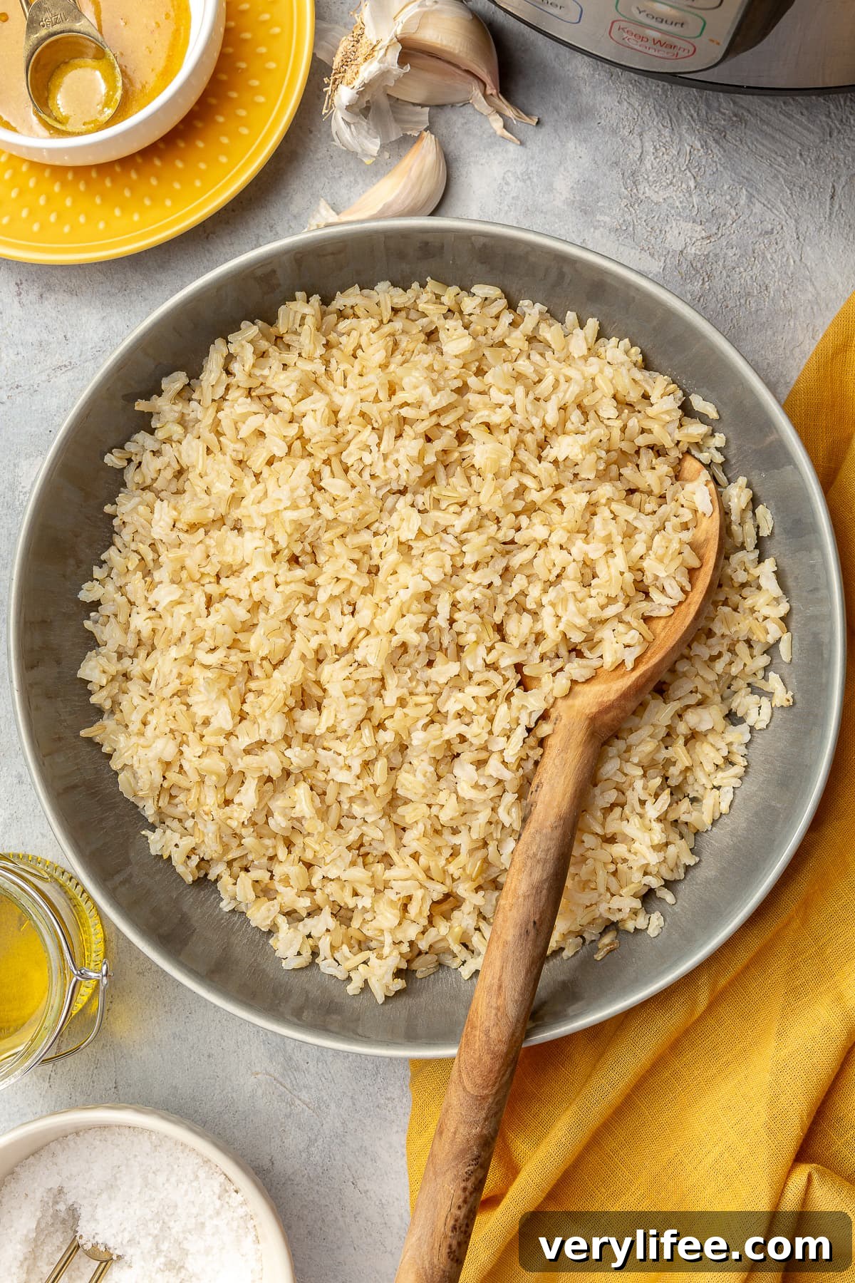 This foolproof recipe makes perfect Instant Pot brown rice every time! An easy and flavorful cooking method that requires hardly any effort. cooked brown rice