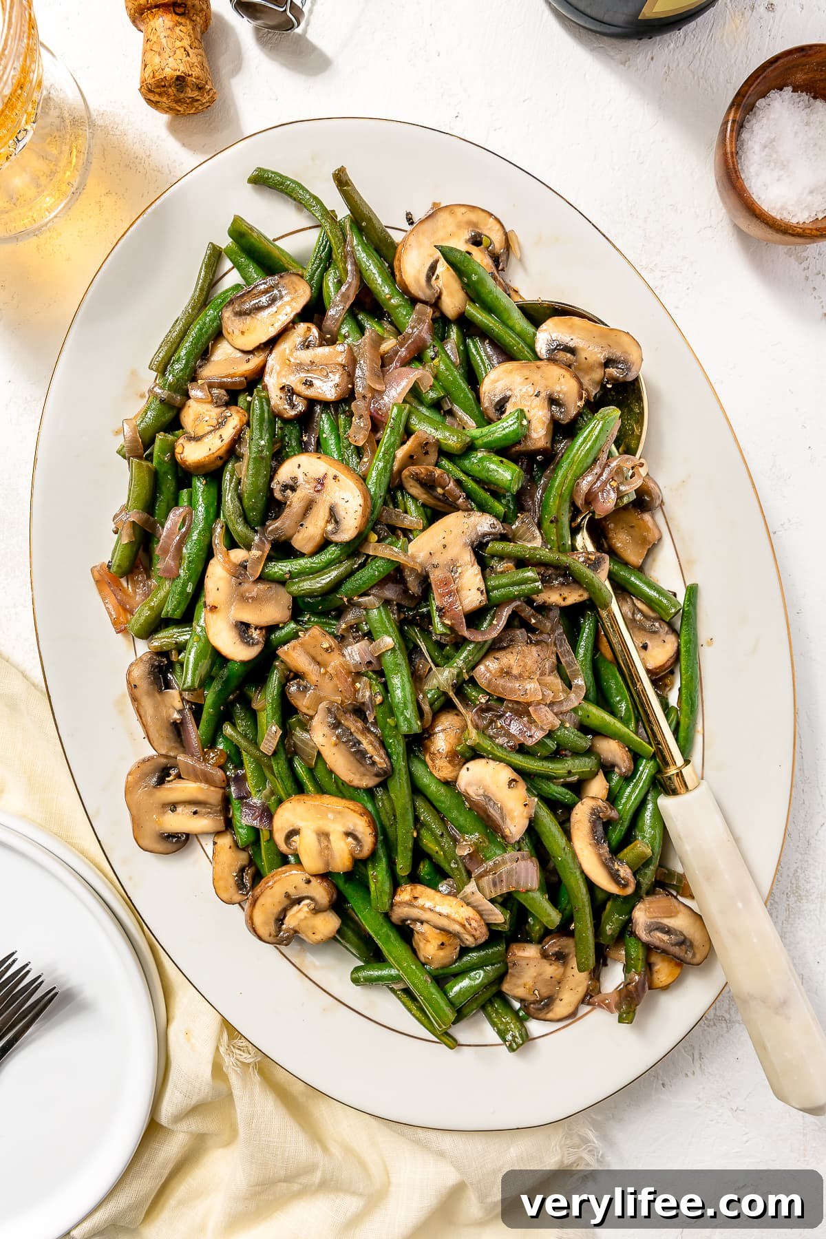 Garlic Sauteed Green Beans with Mushrooms 2 Green Beans with Mushrooms plated