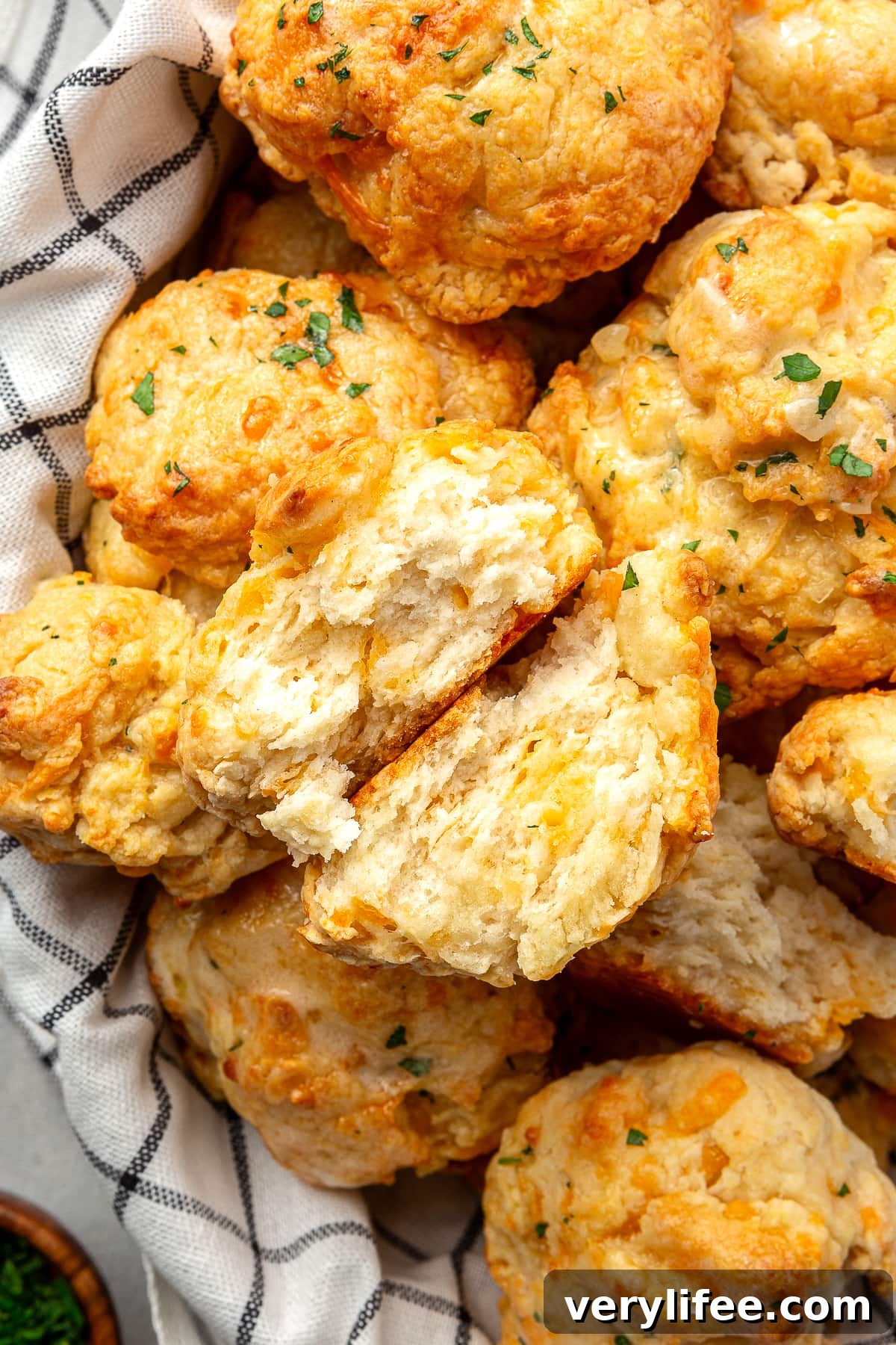 Flaky Homemade Cheddar Biscuits Recipe 2 Cheddar Biscuits