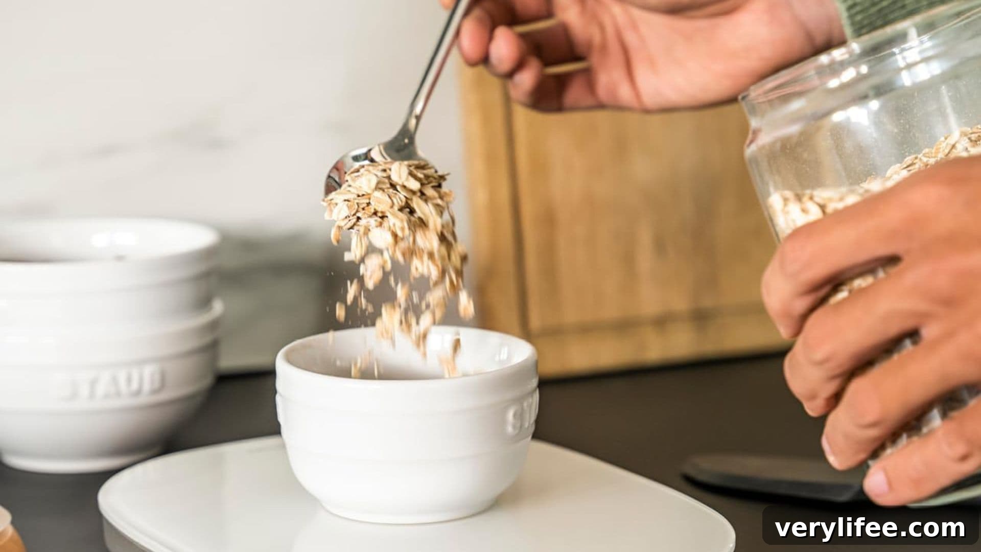 How do you use a food scale?