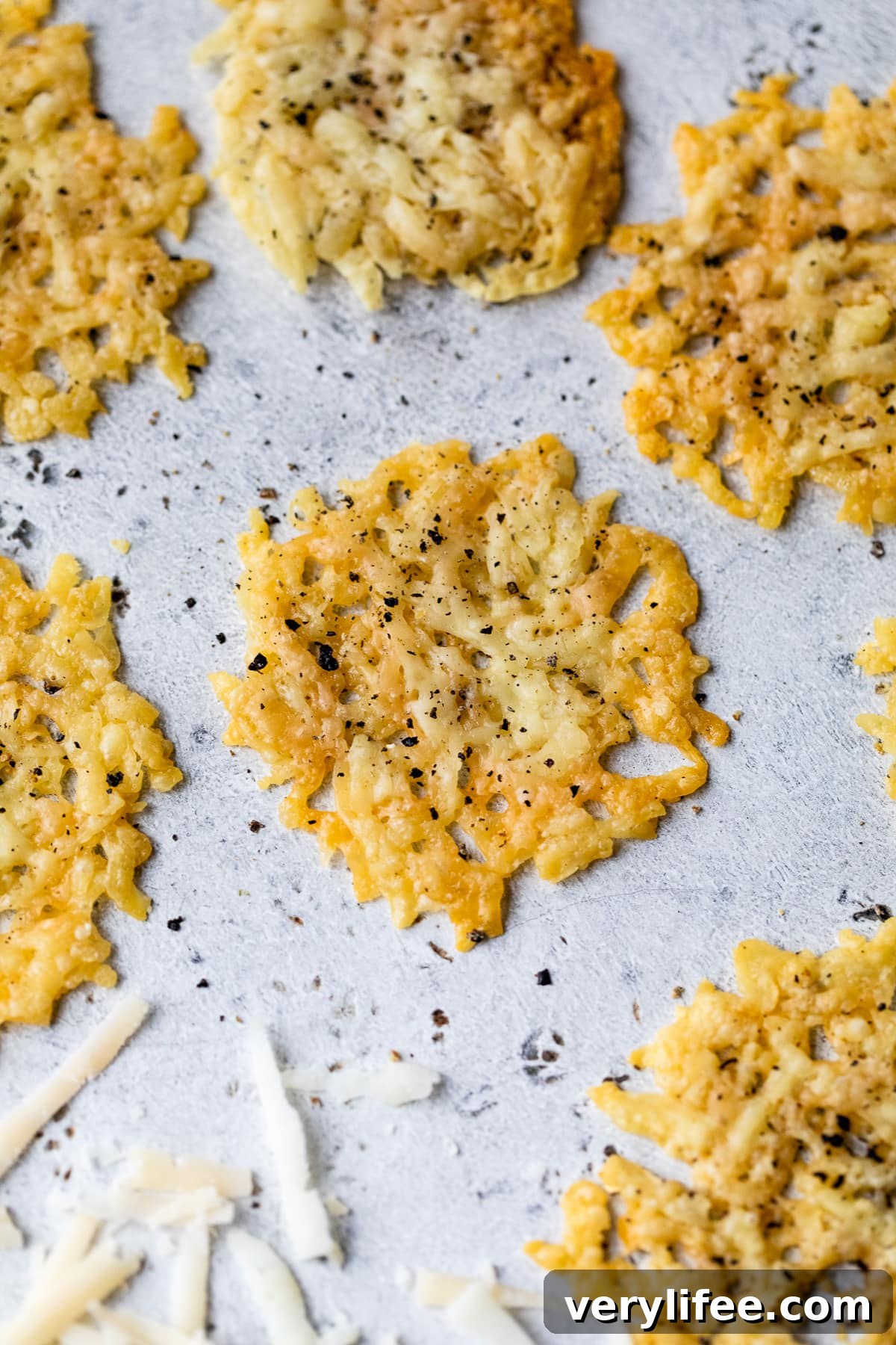 Cacio e Pepe Parmesan Cheese Crisps 8 Parmesan Cheese Crisps