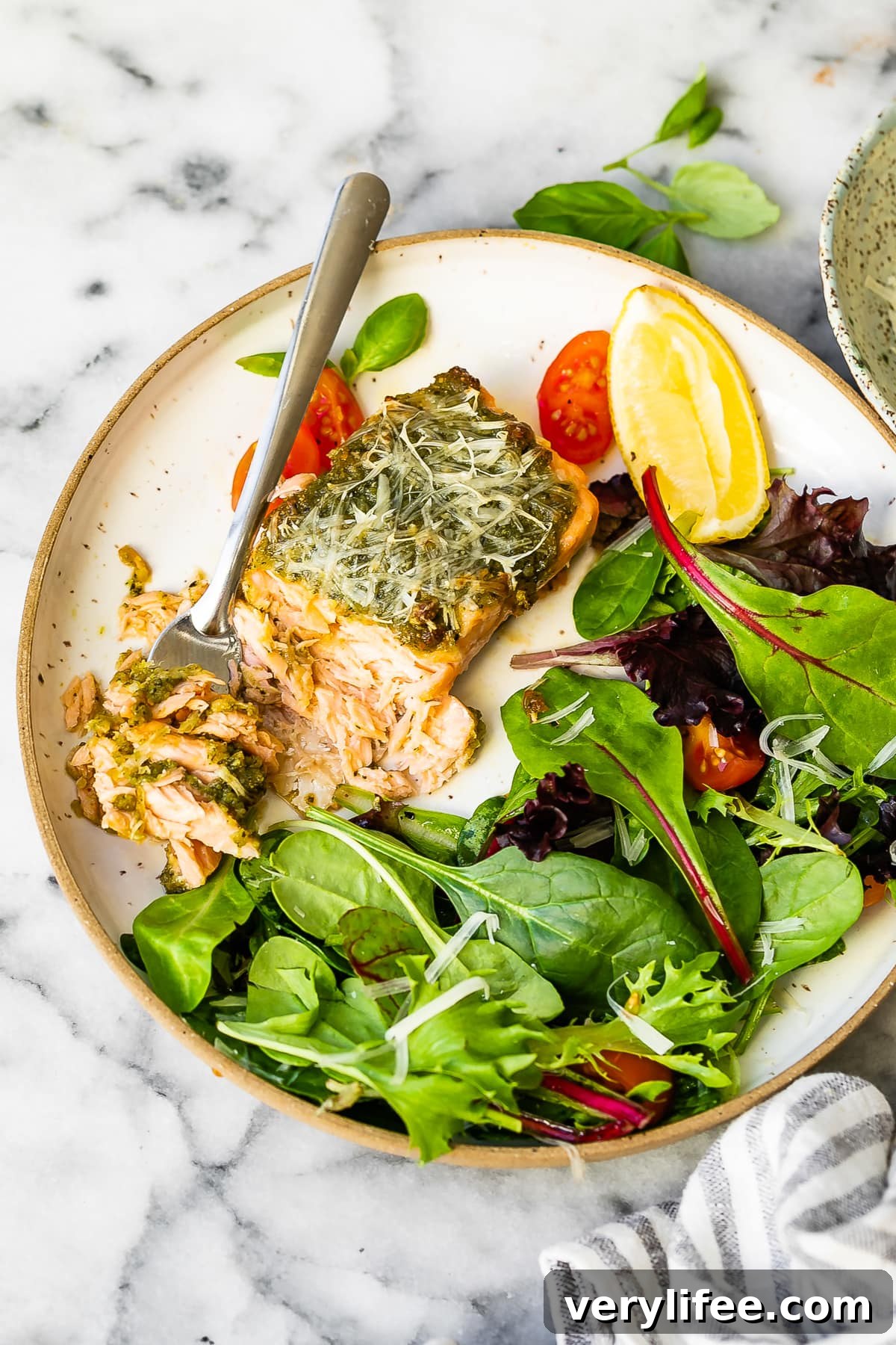 Pesto-Crusted Salmon with Lemon and Fresh Herbs 6 Pesto Salmon with salad