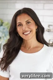 gina homolka headshot in kitchen