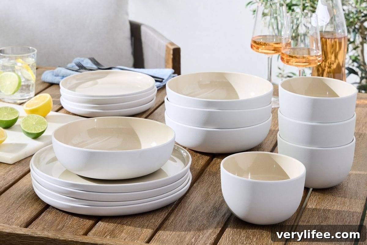 16 Outdoor Entertaining Essentials I Use Every Summer 3 Kaloh plates