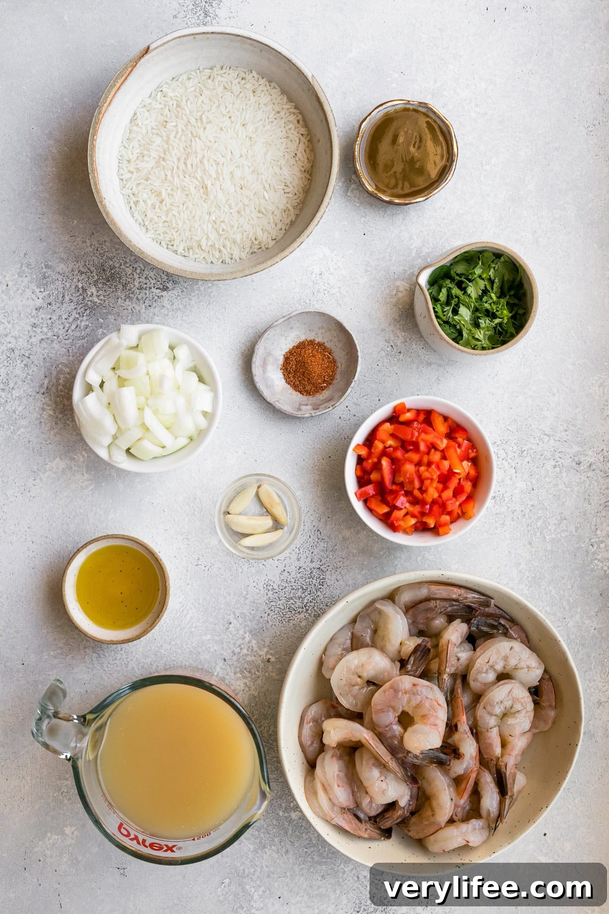 Arroz con Camarones: Shrimp and Rice Recipe 6 ingredients for shrimp and rice