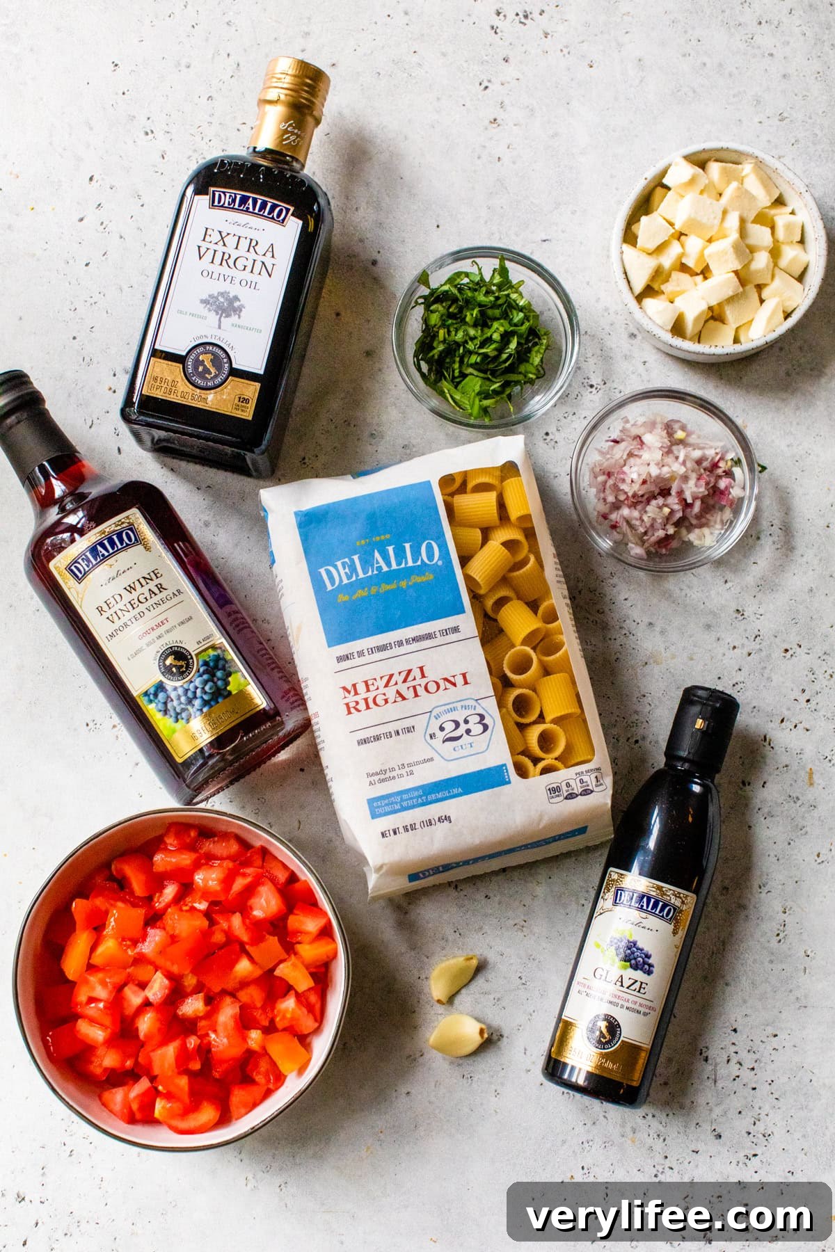 Bruschetta Pasta Salad with Tomato, Basil and Mozzarella 5 pasta salad ingredients