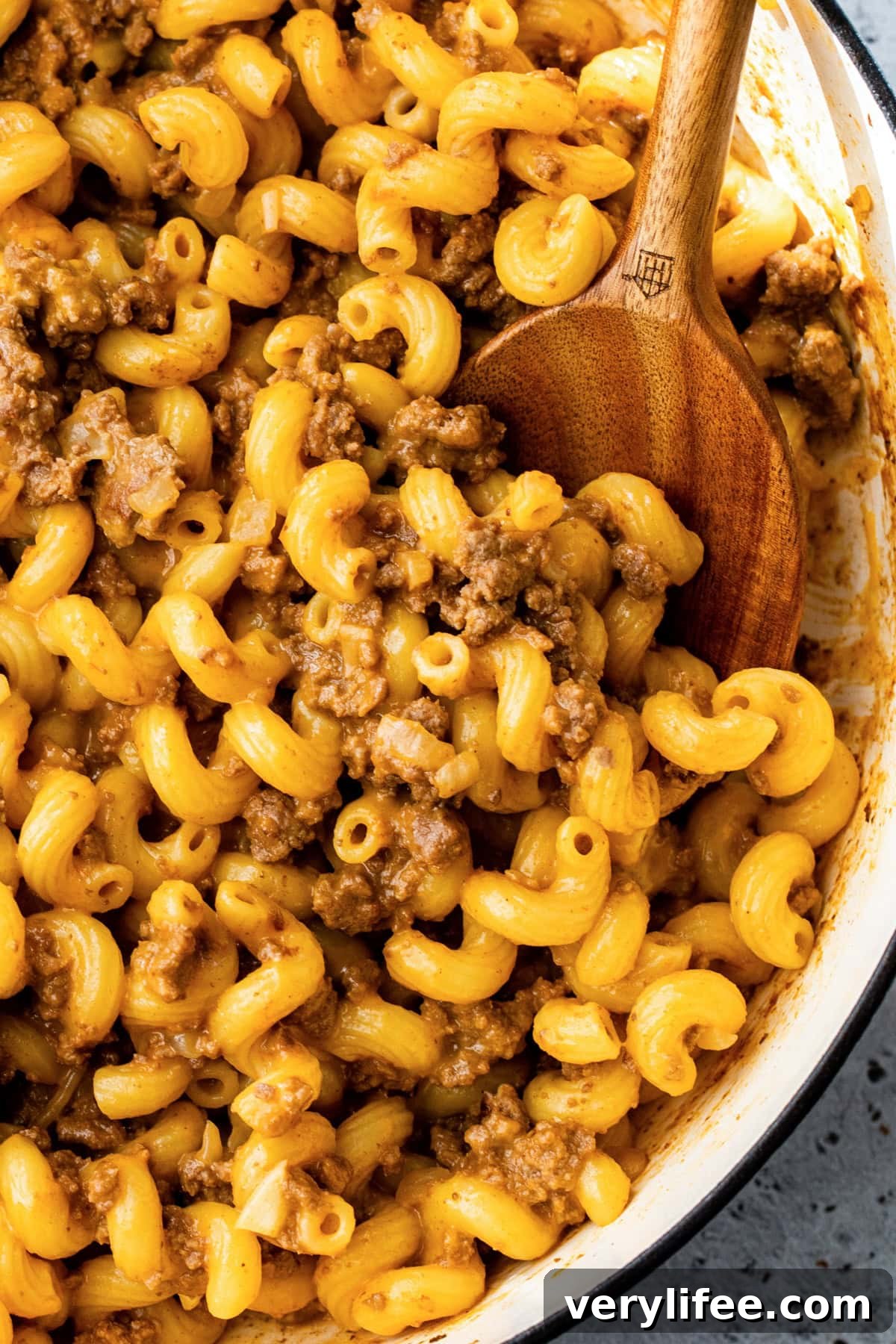 Homemade Hamburger Helper Recipe from Scratch 11 Ground beef, macaroni and cheese in a skillet.