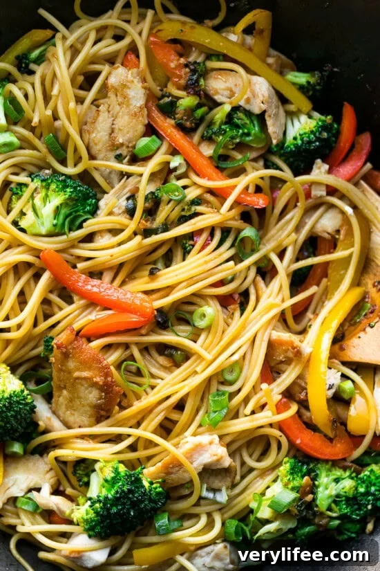Chicken Lo Mein