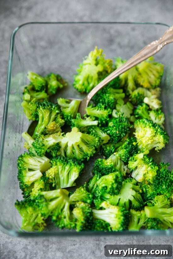 Crispy Pan-Seared Tofu Bowls with Ginger-Sesame Sauce 7 Steam Broccoli