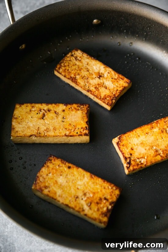 Crispy Pan-Seared Tofu Bowls with Ginger-Sesame Sauce 8 Seared Tofu