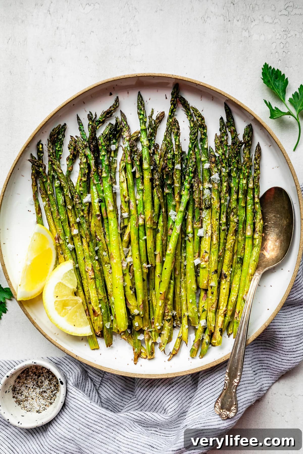 Crispy Air Fryer Asparagus with Lemon and Parmesan 2 Air Fryer Asparagus