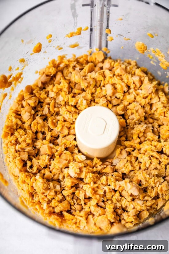 Vegan Chickpea Tuna Salad 6 mash chickpeas in mini food processor