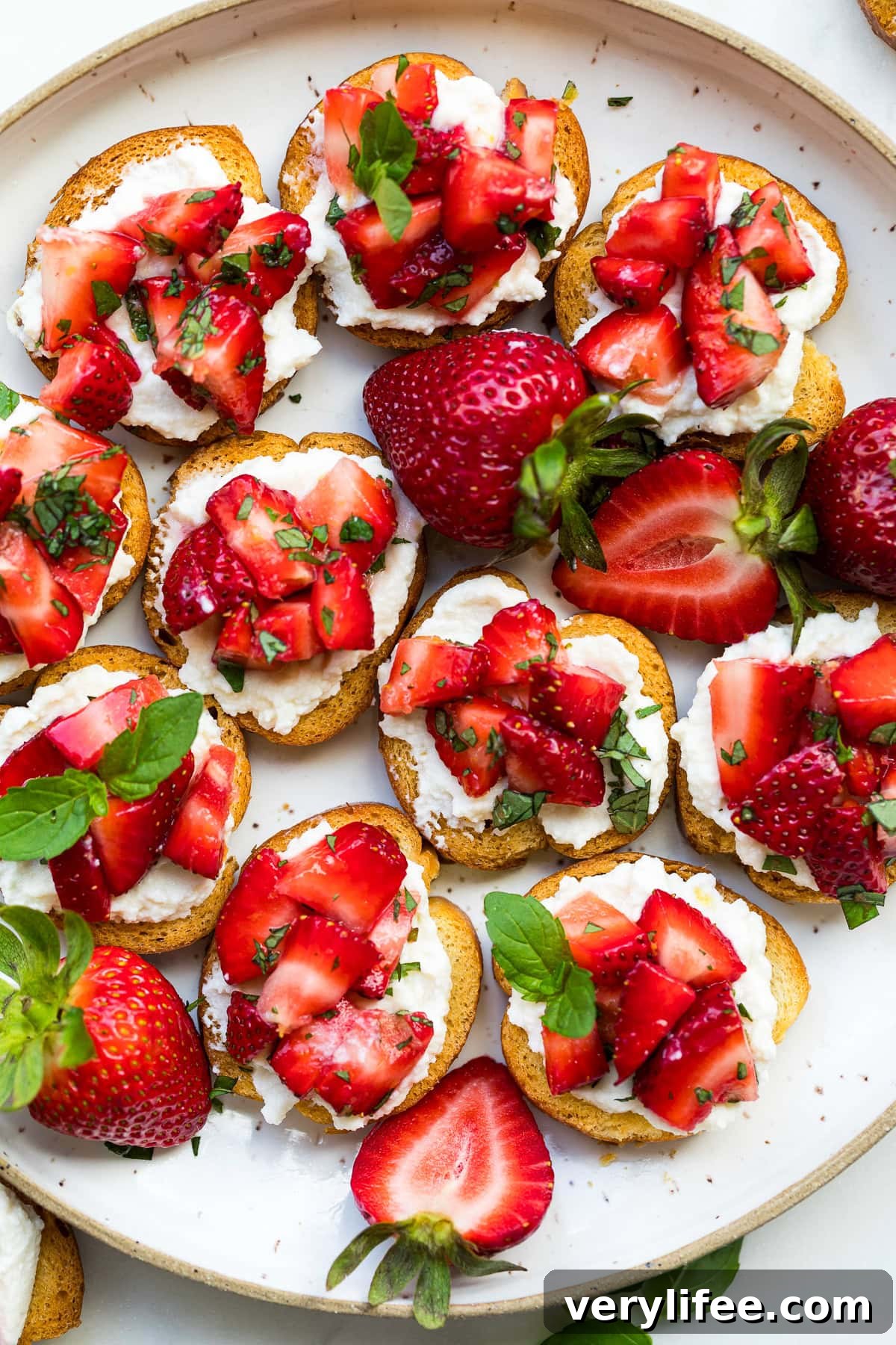 Strawberry Crostini Recipe with Goat Cheese and Balsamic Glaze 11 Strawberry Crostini