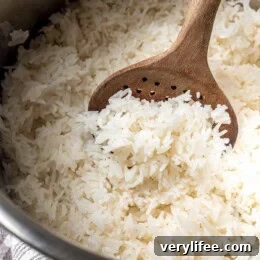 Stirring jasmine rice in instant pot