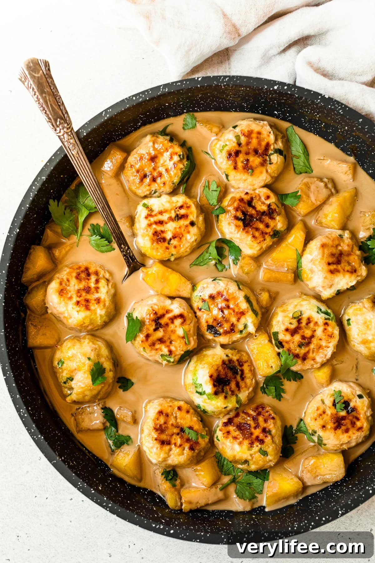Pineapple-Glazed Hawaiian Chicken Meatballs 9 Add to skillet with coconut milk and pineapple